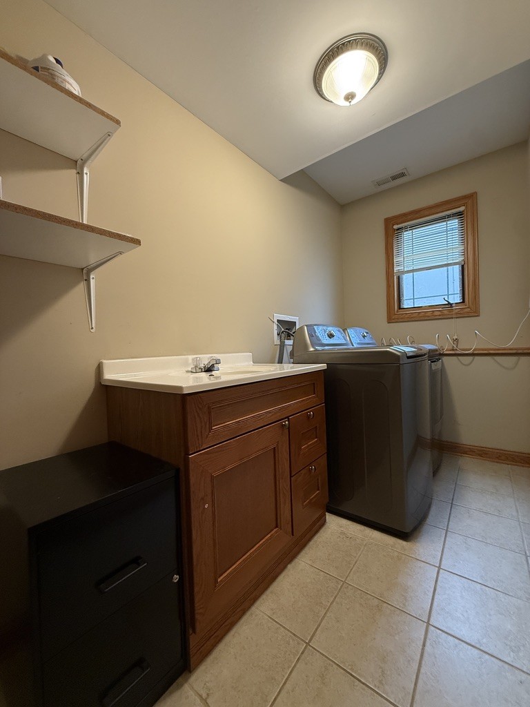 8017 Oak Park Avenue, Burbank, IL 60459