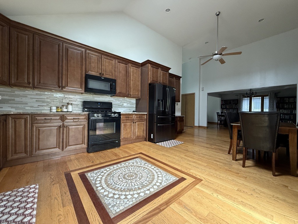 8017 Oak Park Avenue, Burbank, IL 60459