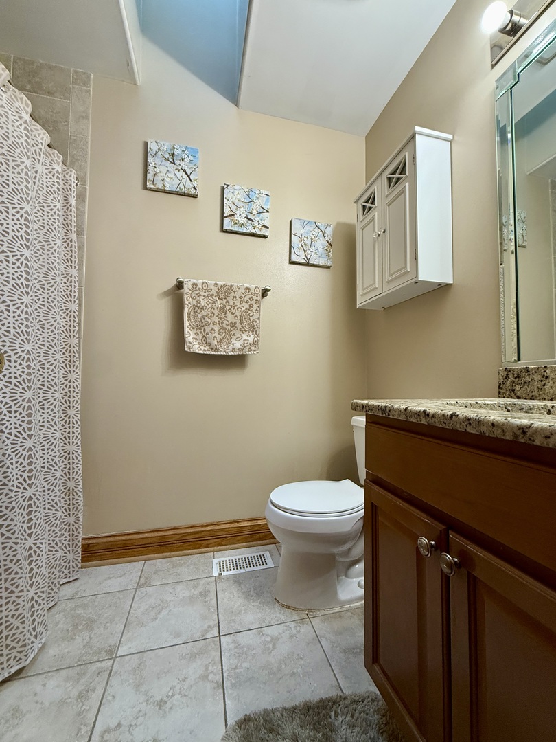 8017 Oak Park Avenue, Burbank, IL 60459