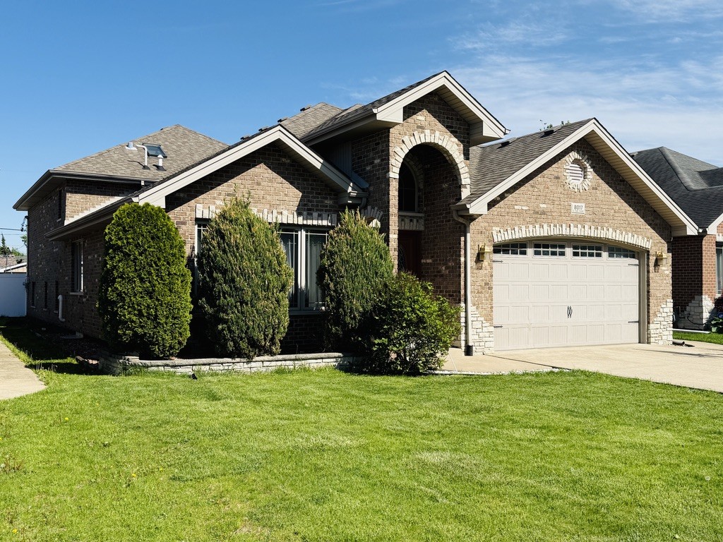 8017 Oak Park Avenue, Burbank, IL 60459