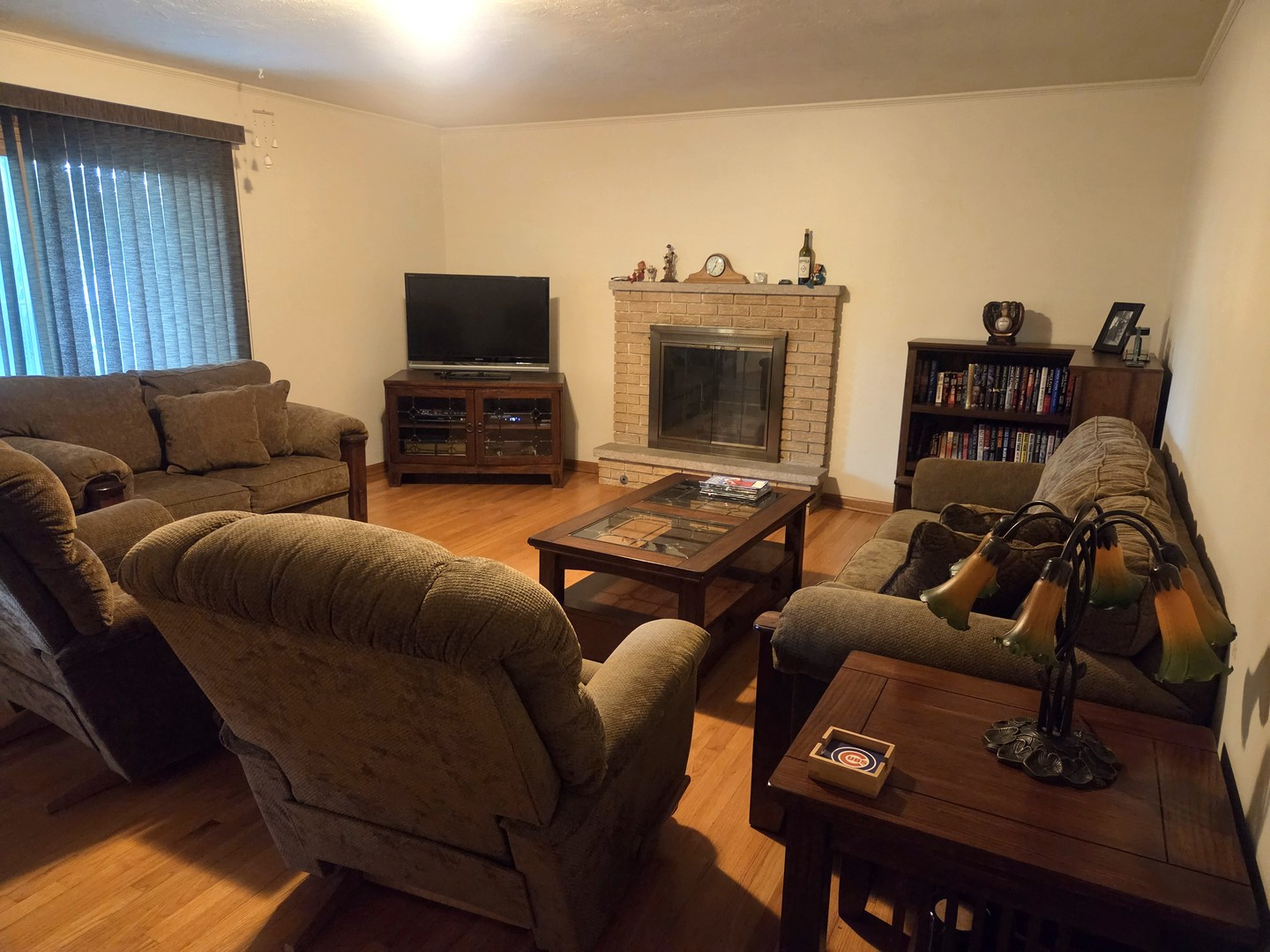 18W193 Holly Avenue, Darien, IL 60561