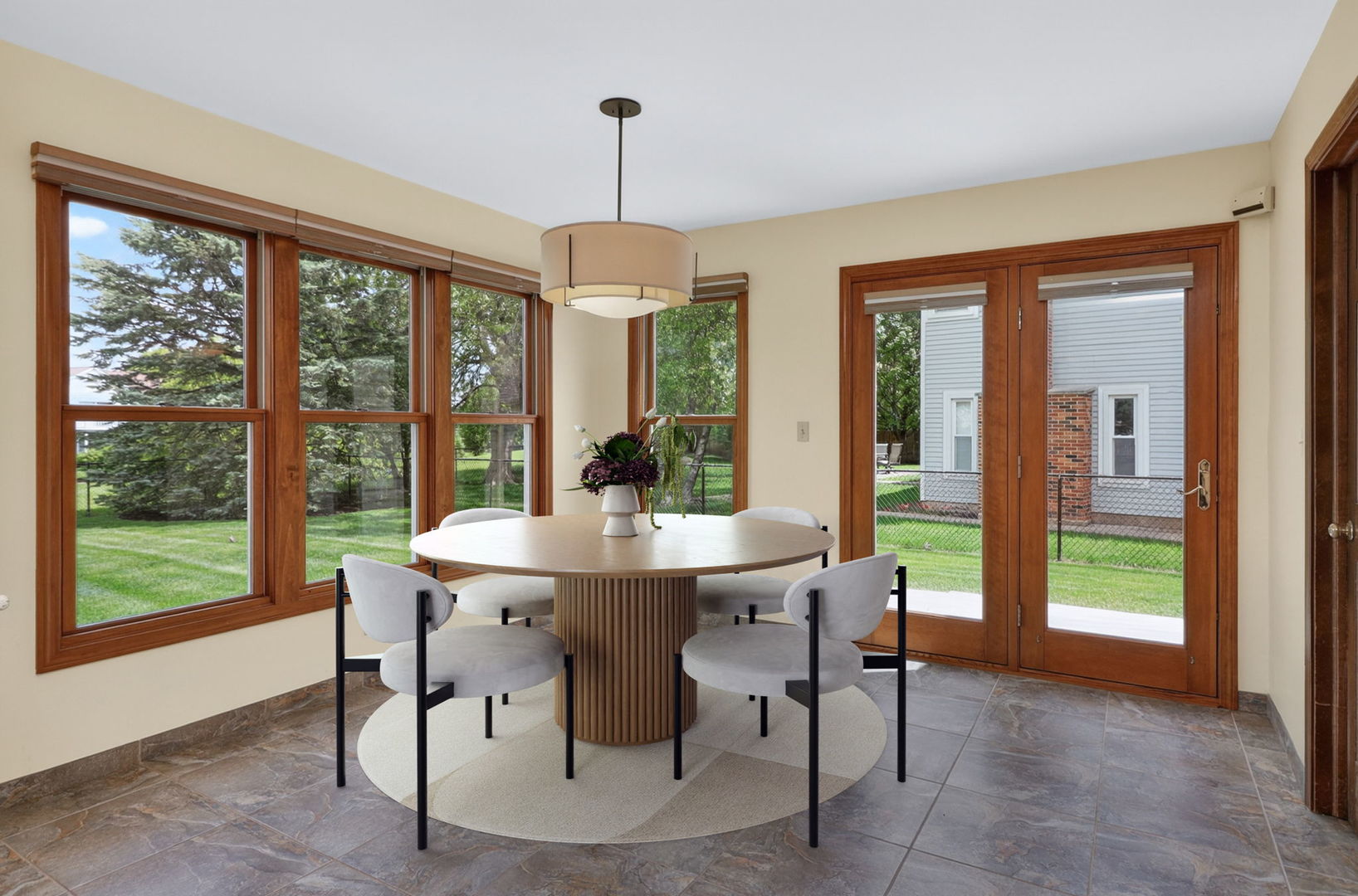 1694 Hampshire Drive, Elk Grove Village, IL 60007