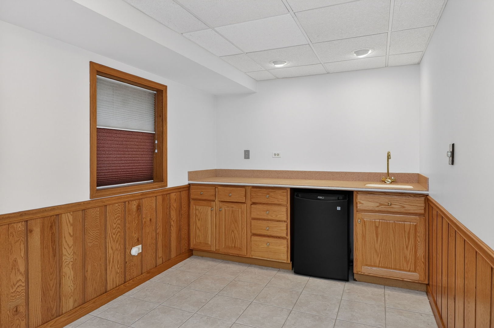 1694 Hampshire Drive, Elk Grove Village, IL 60007