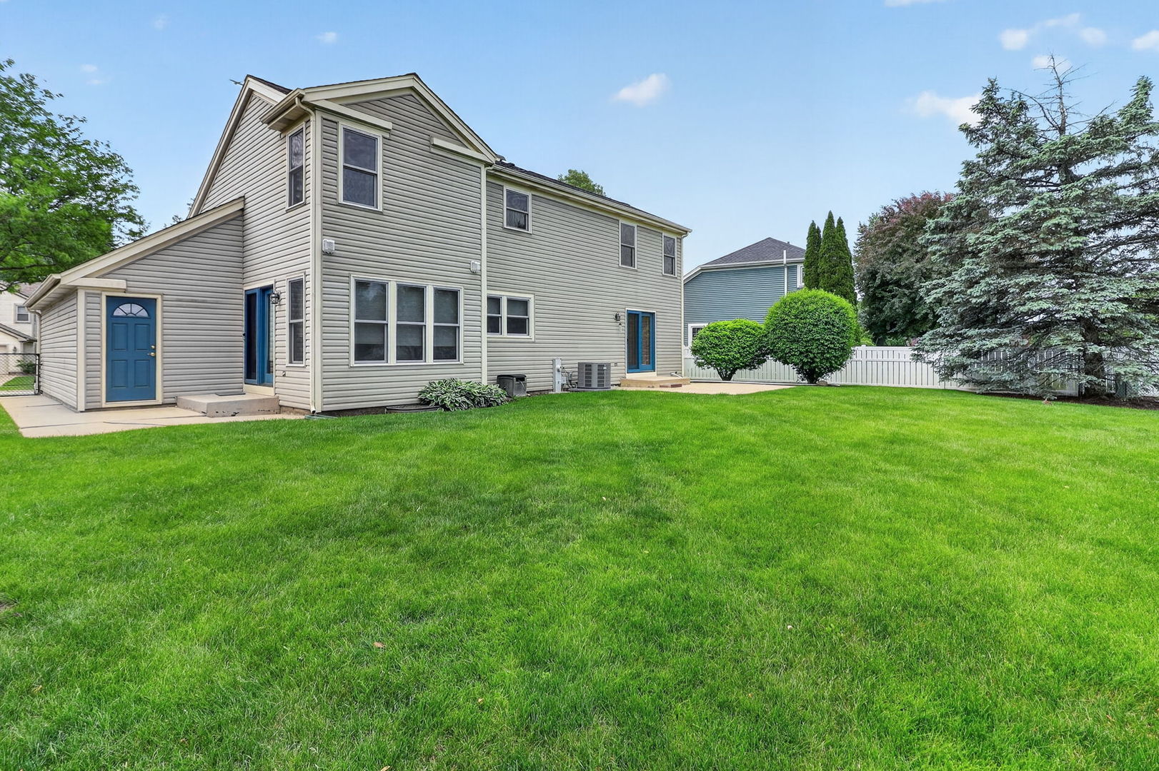 1694 Hampshire Drive, Elk Grove Village, IL 60007