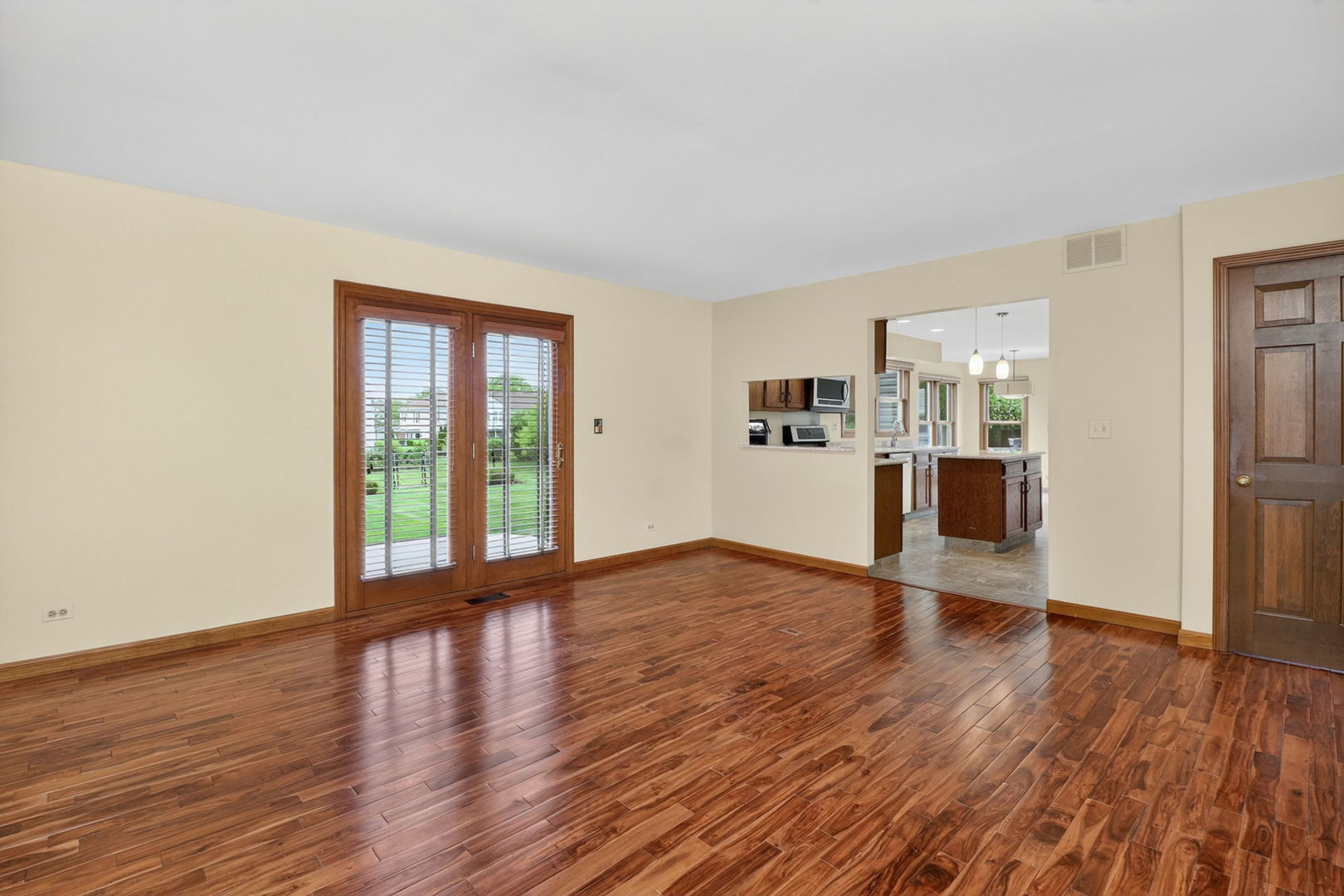 1694 Hampshire Drive, Elk Grove Village, IL 60007