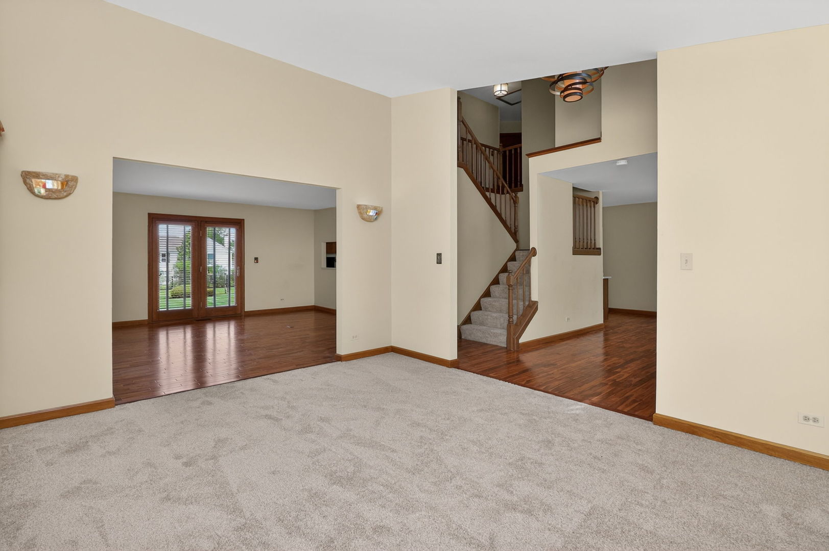 1694 Hampshire Drive, Elk Grove Village, IL 60007