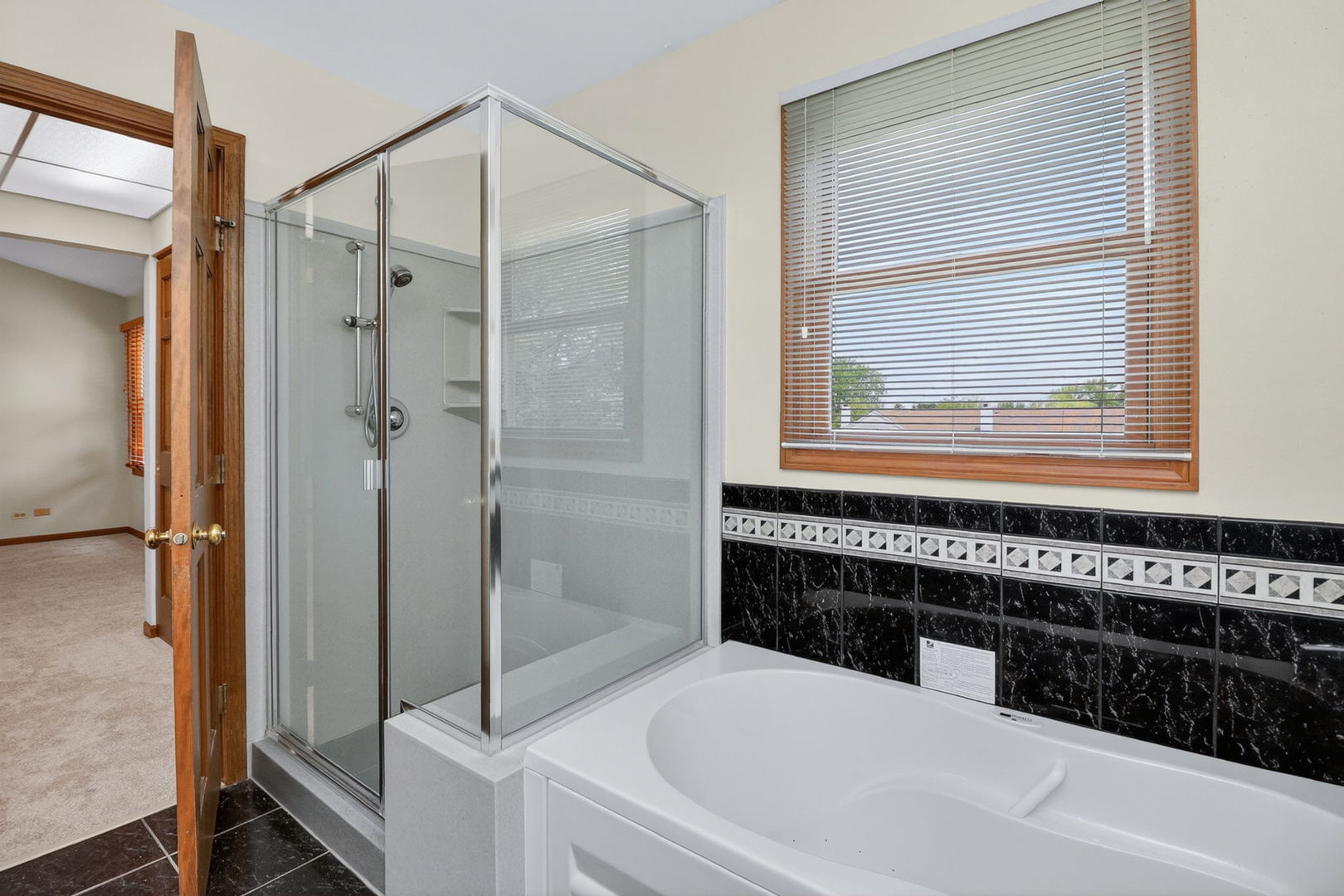 1694 Hampshire Drive, Elk Grove Village, IL 60007