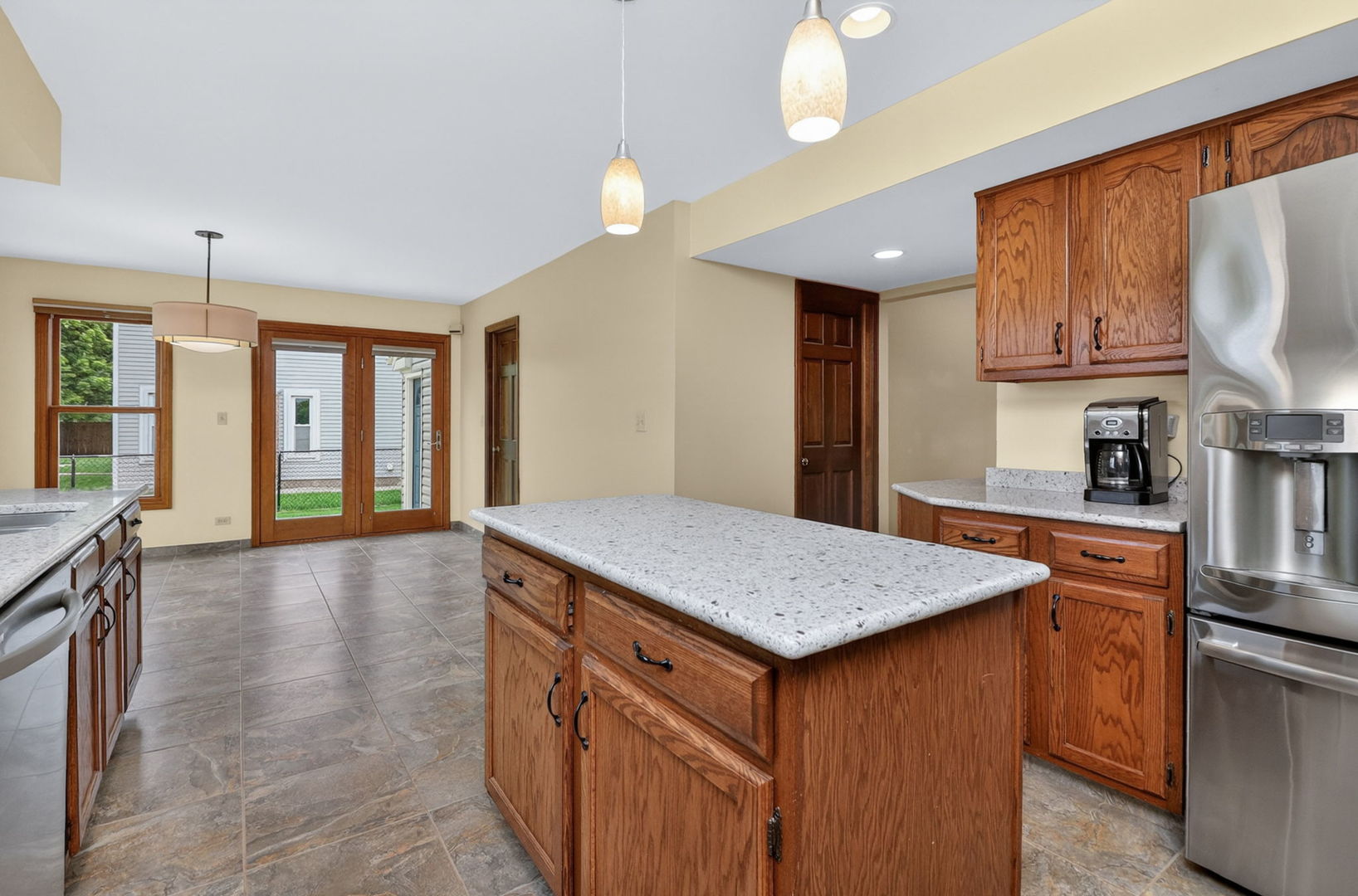 1694 Hampshire Drive, Elk Grove Village, IL 60007
