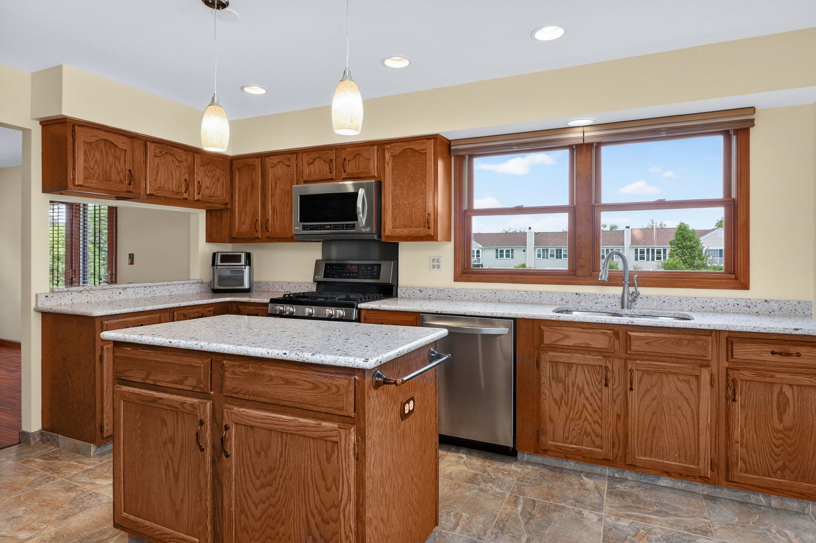 1694 Hampshire Drive, Elk Grove Village, IL 60007