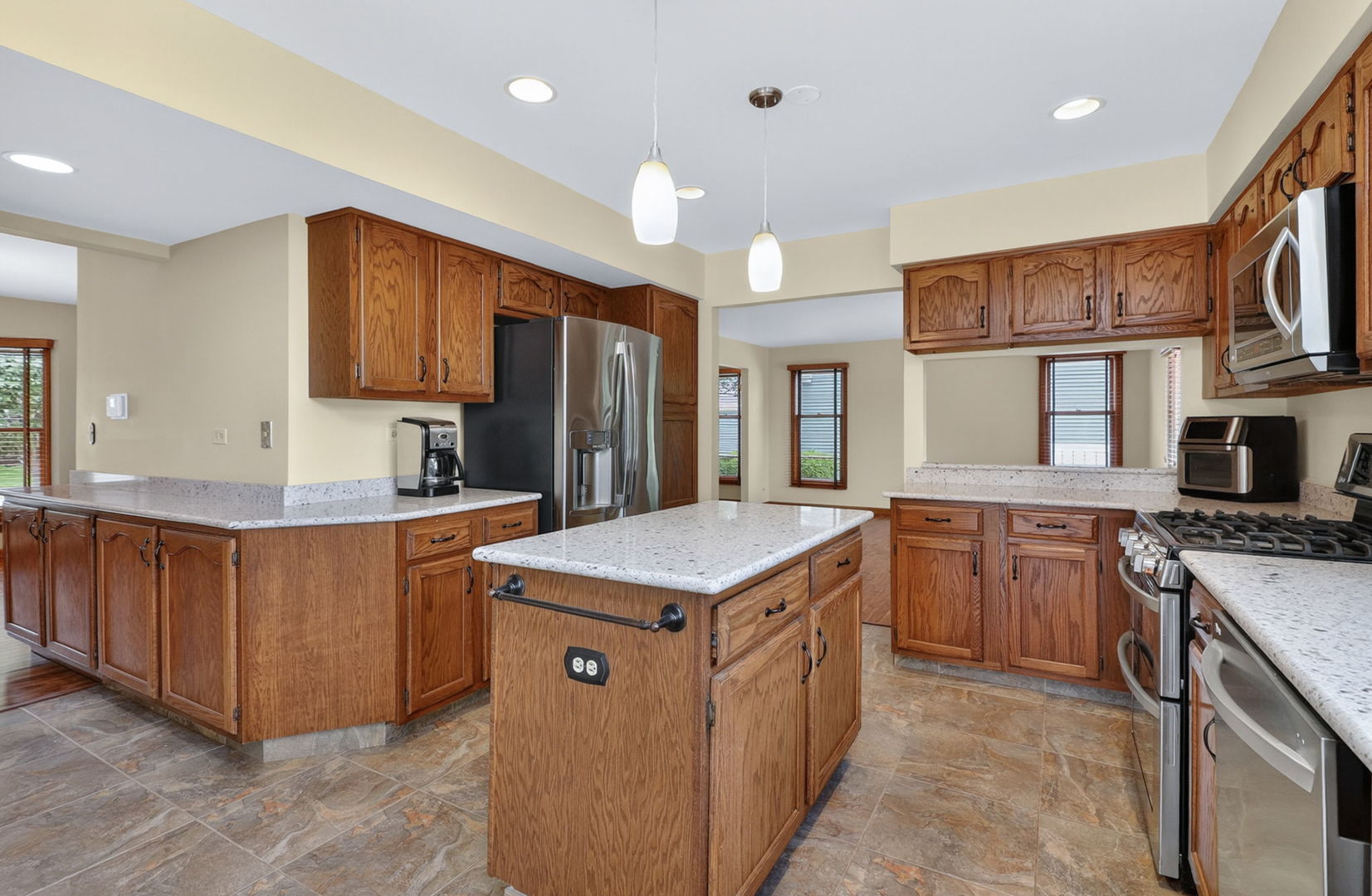 1694 Hampshire Drive, Elk Grove Village, IL 60007