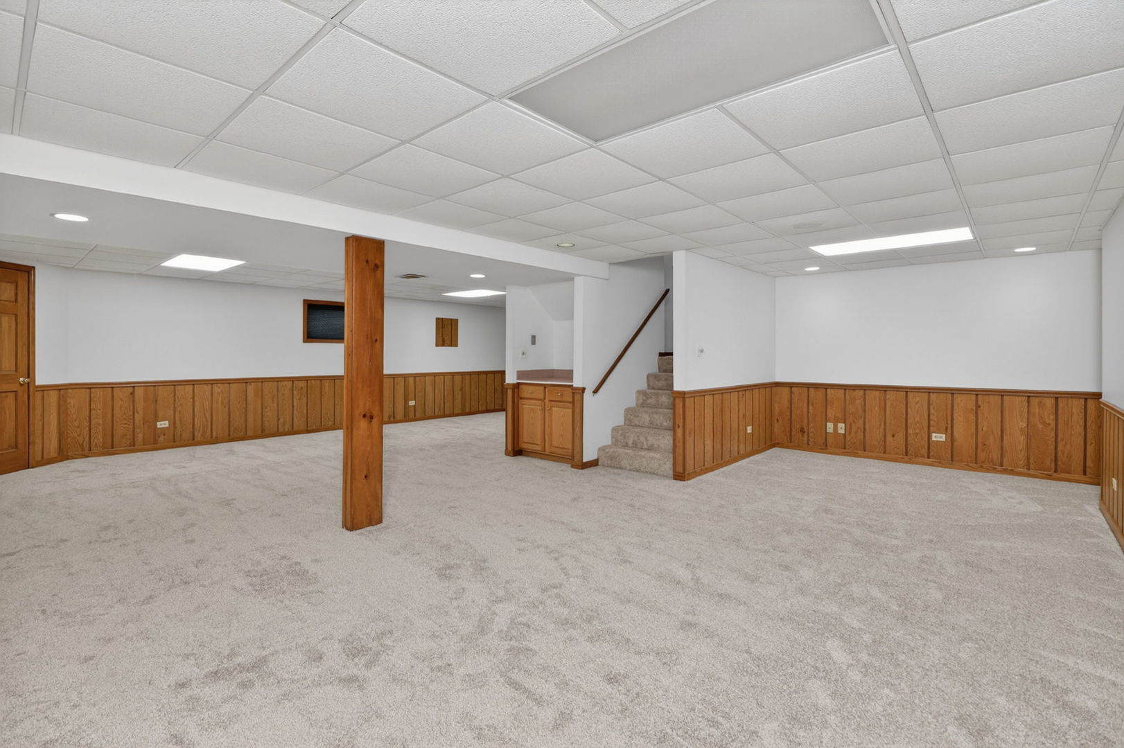 1694 Hampshire Drive, Elk Grove Village, IL 60007