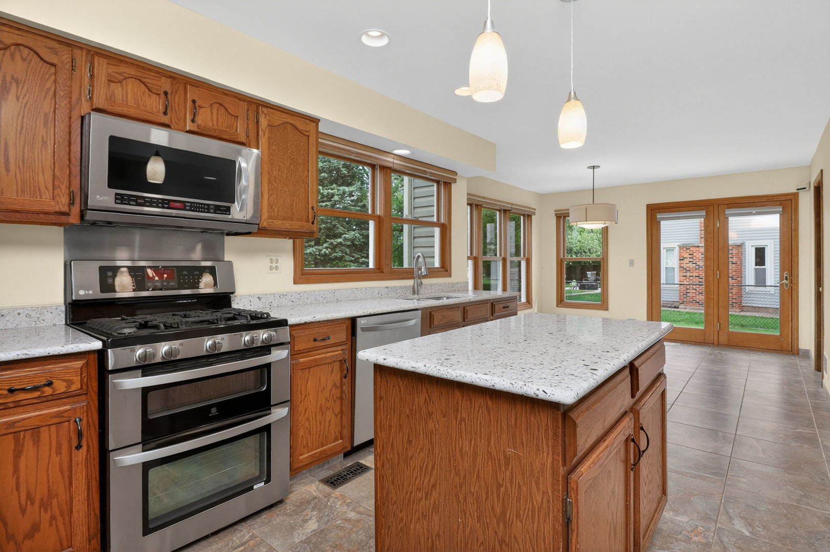 1694 Hampshire Drive, Elk Grove Village, IL 60007