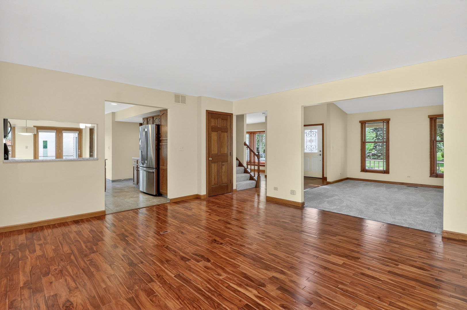 1694 Hampshire Drive, Elk Grove Village, IL 60007
