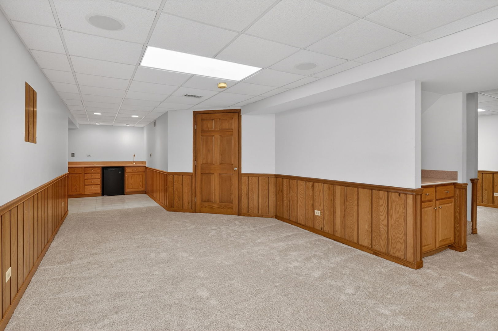 1694 Hampshire Drive, Elk Grove Village, IL 60007