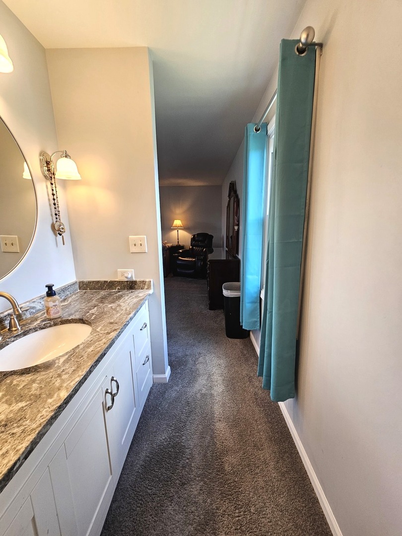 506 Shenandoah Trail, Elgin, IL 60123