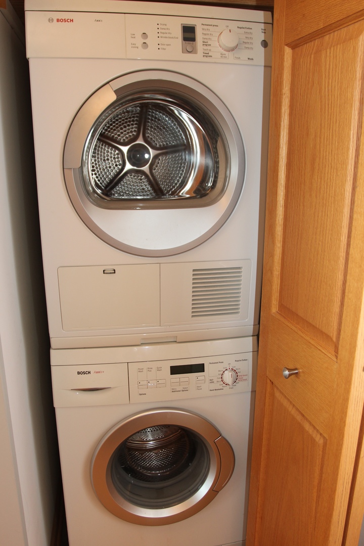 400 E Randolph Street #3405, Chicago, IL 60601