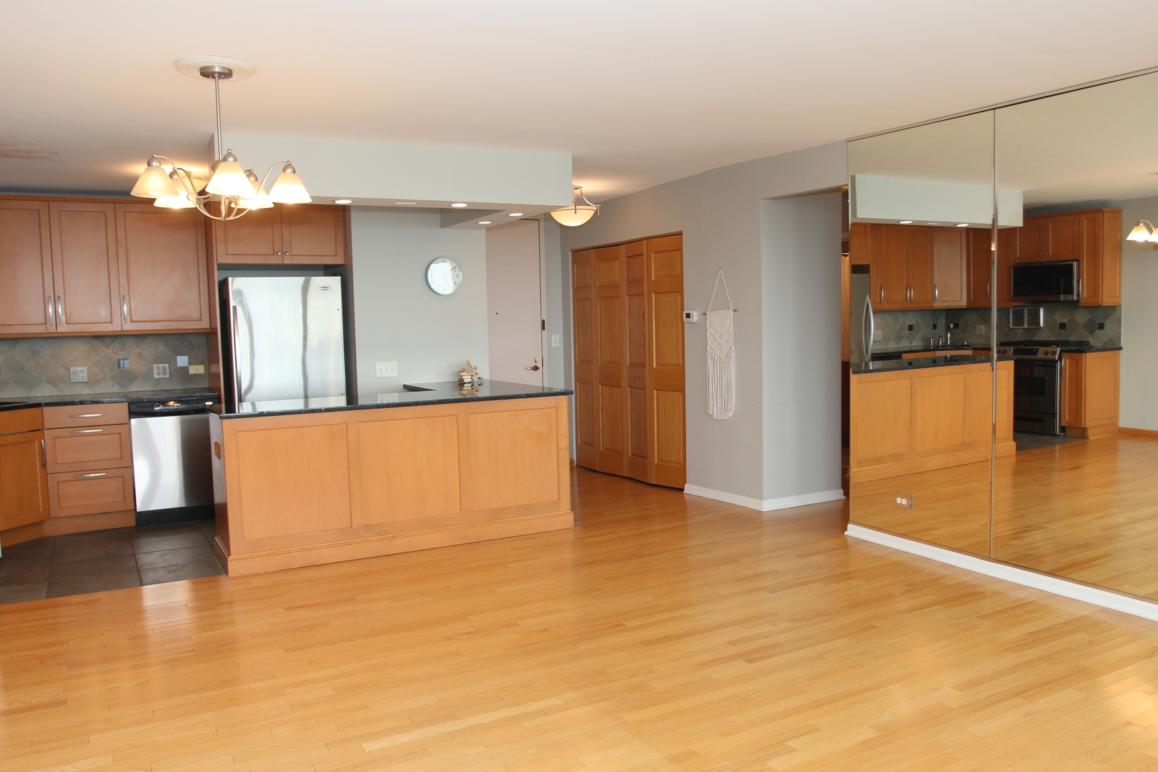 400 E Randolph Street #3405, Chicago, IL 60601