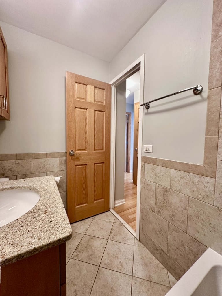 400 E Randolph Street #3405, Chicago, IL 60601