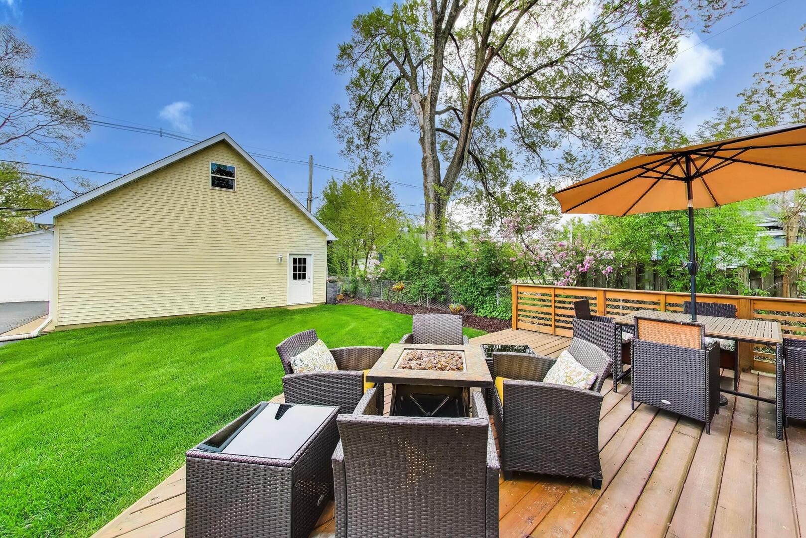 817 S Spring Road, Elmhurst, IL 60126