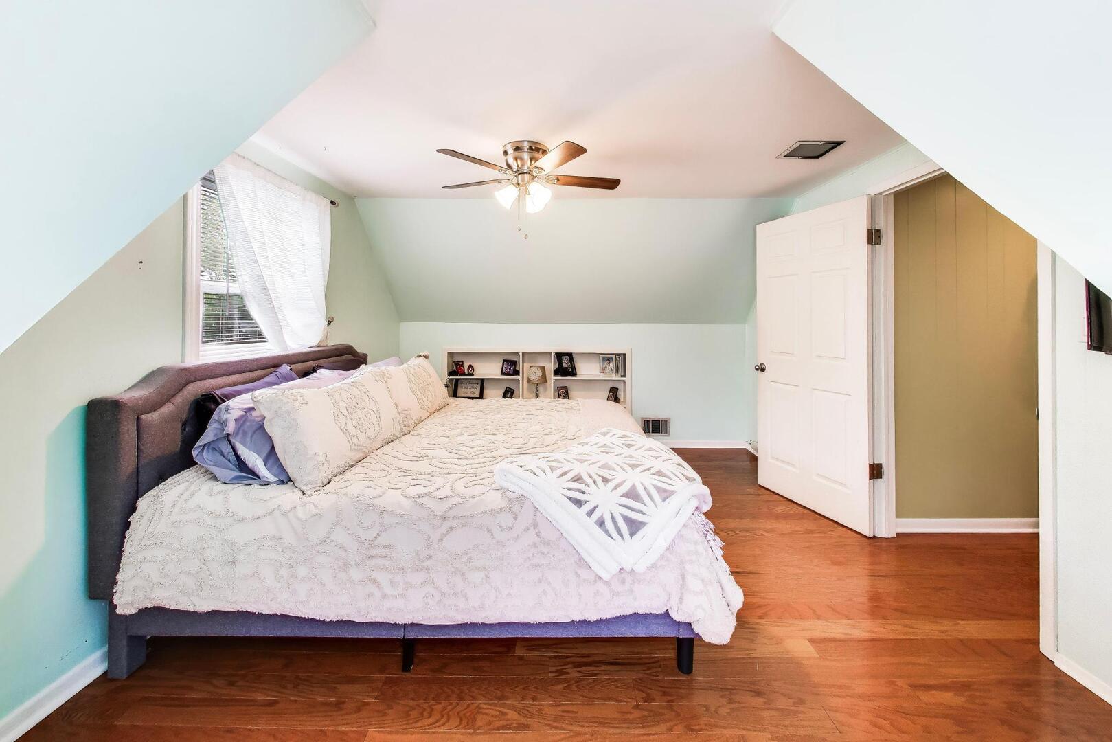 817 S Spring Road, Elmhurst, IL 60126