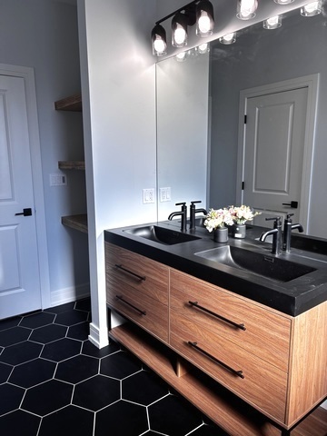 3755 N Odell Avenue, Chicago, IL 60634