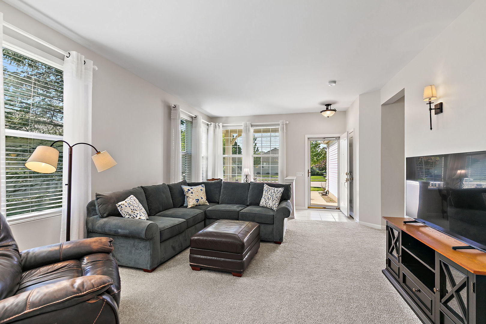 13000 Coventry Lane, Huntley, IL 60142