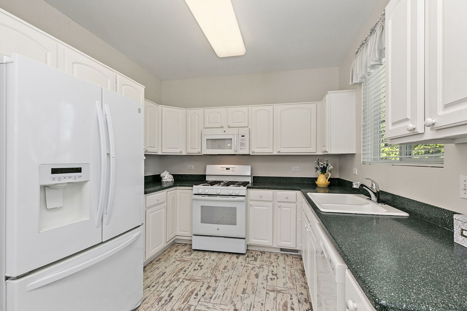 13000 Coventry Lane, Huntley, IL 60142
