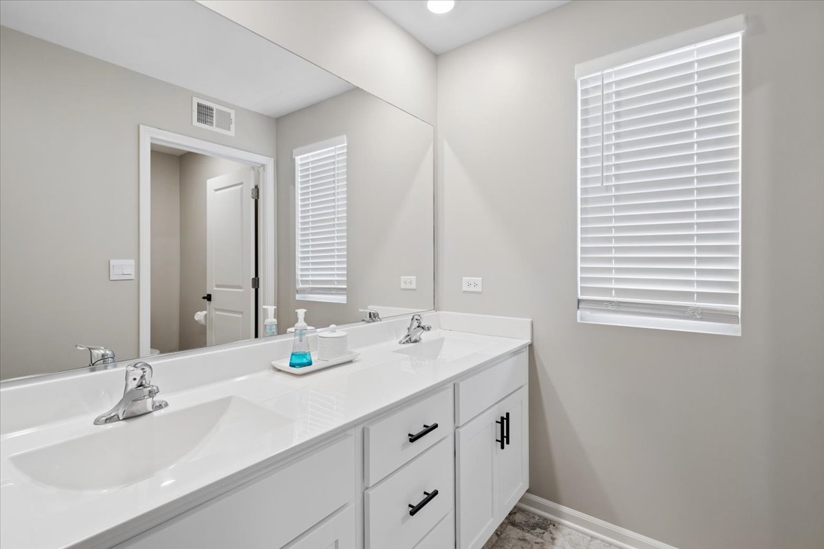 25436 W Ashton Drive, Plainfield, IL 60586