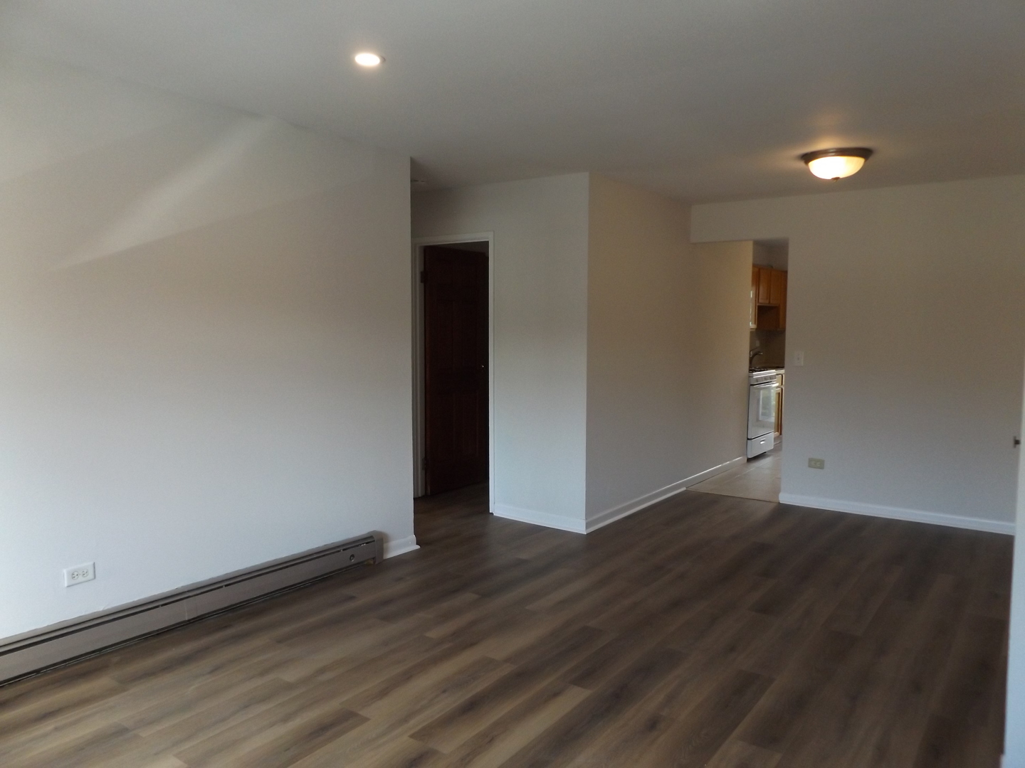 710 W Huntington Commons Road #2B, Mount Prospect, IL 60056