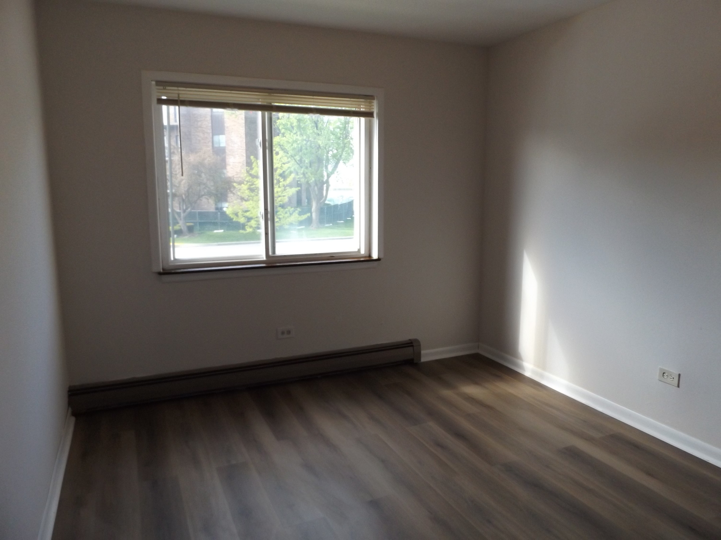 710 W Huntington Commons Road #2B, Mount Prospect, IL 60056