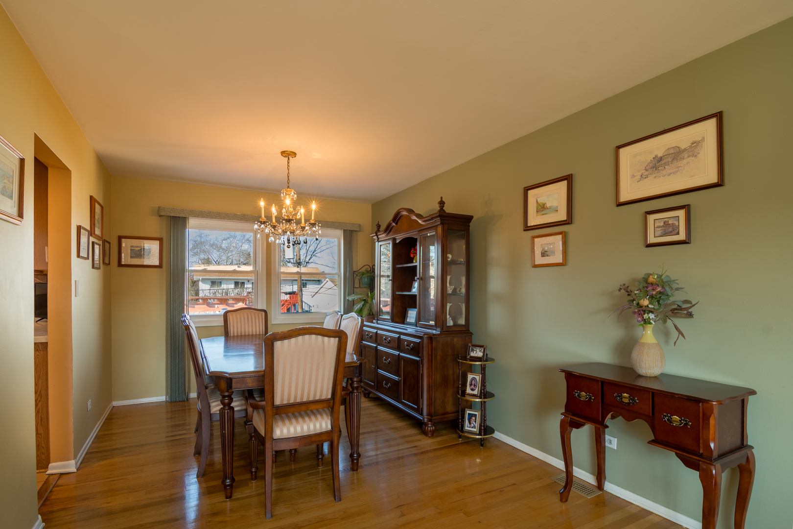 2S478 Lloyd Avenue, Lombard, IL 60148