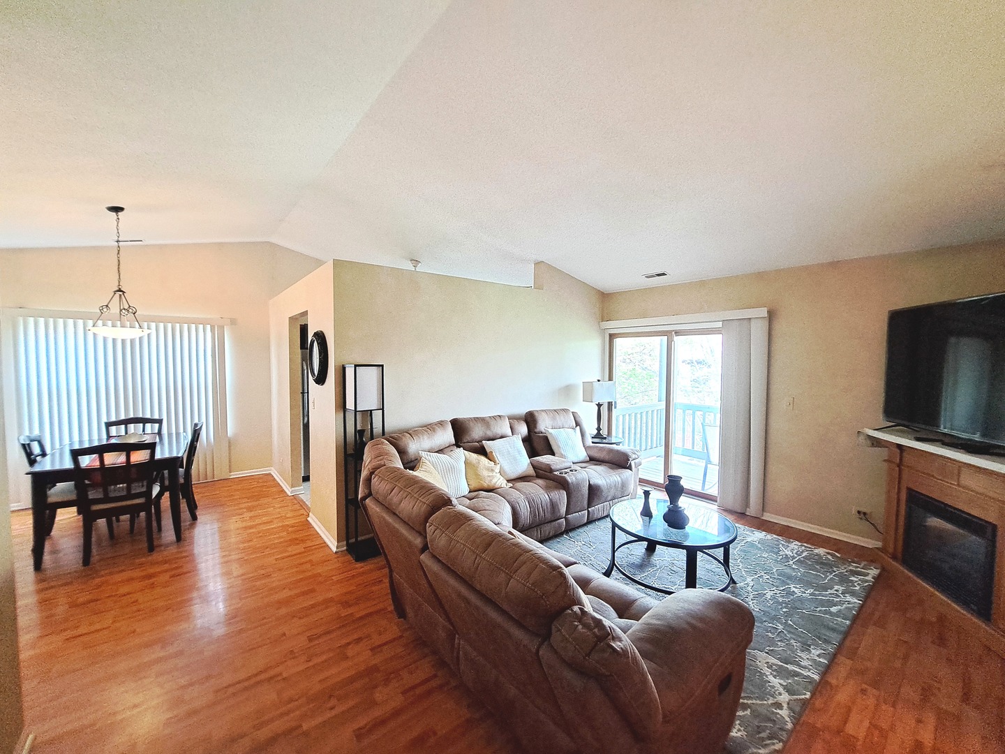 216 Stoneybrook Lane #2C, Bloomingdale, IL 60108