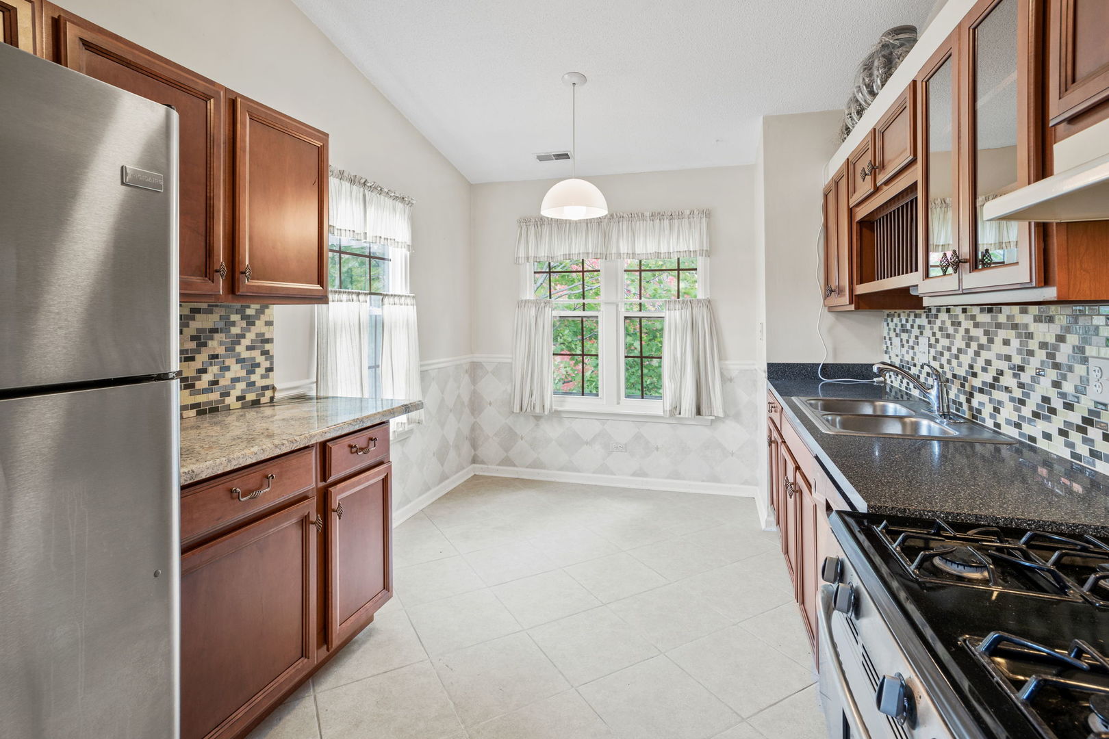 216 Stoneybrook Lane #2C, Bloomingdale, IL 60108