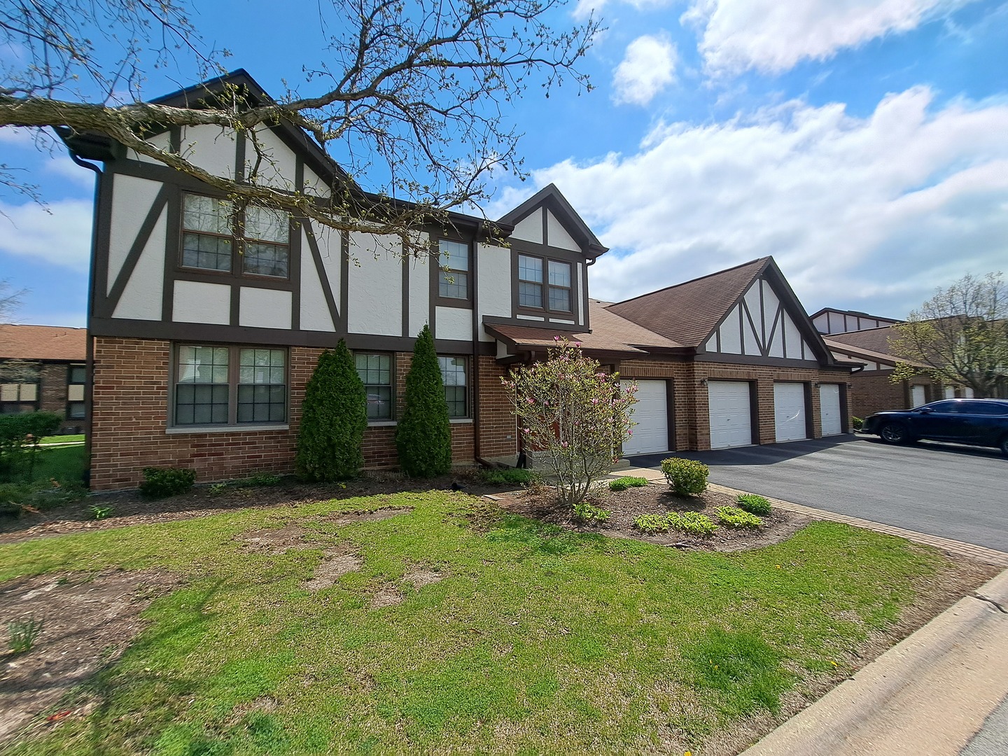 216 Stoneybrook Lane #2C, Bloomingdale, IL 60108