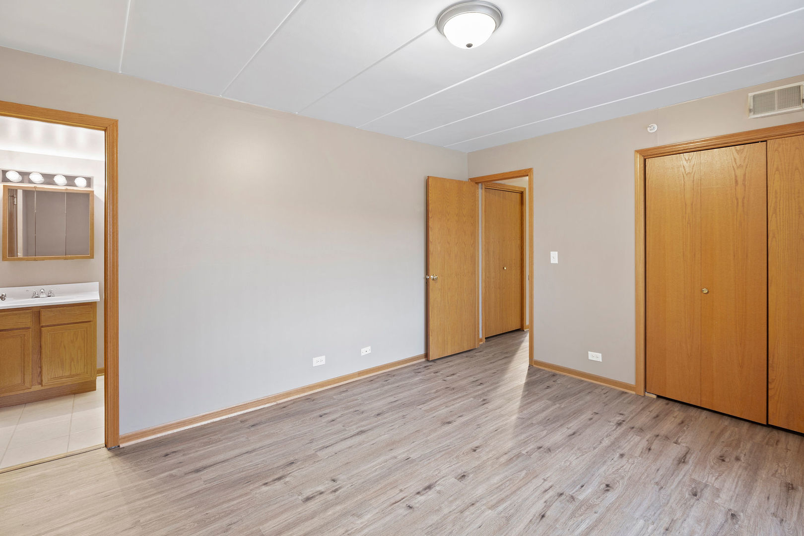 5359 Edison Avenue #2N, Oak Lawn, IL 60453