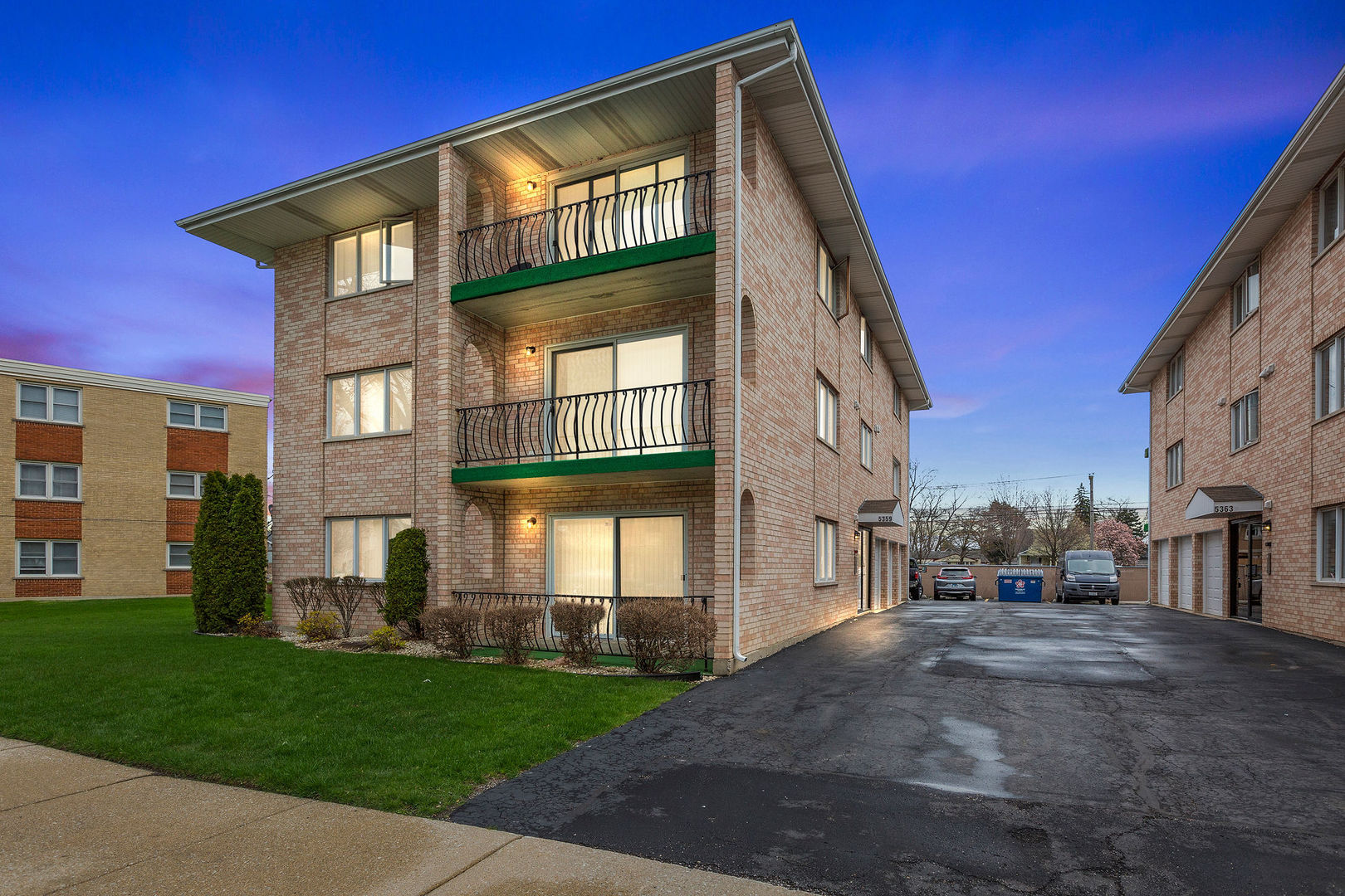 5359 Edison Avenue #2N, Oak Lawn, IL 60453