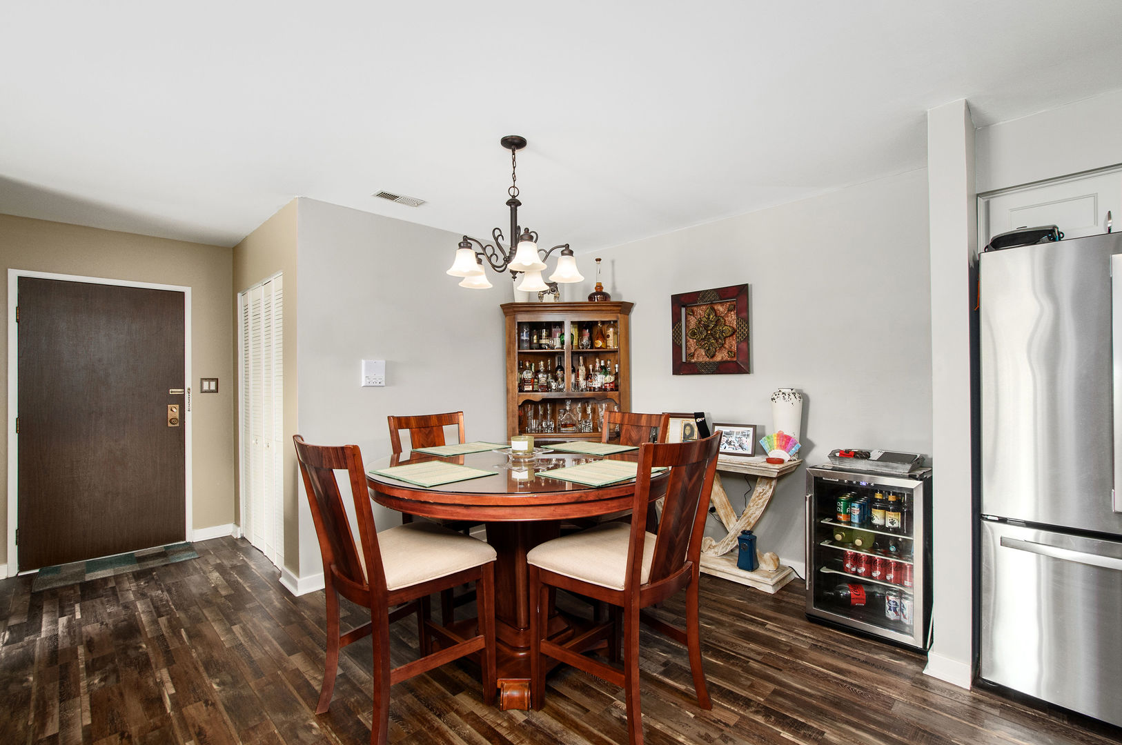1408 S New Wilke Road #2-B, Arlington Heights, IL 60005