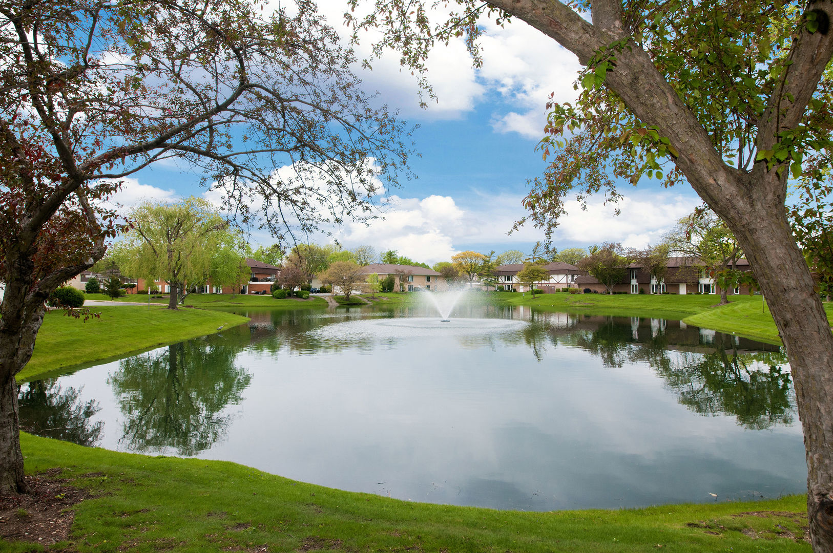 1408 S New Wilke Road #2-B, Arlington Heights, IL 60005