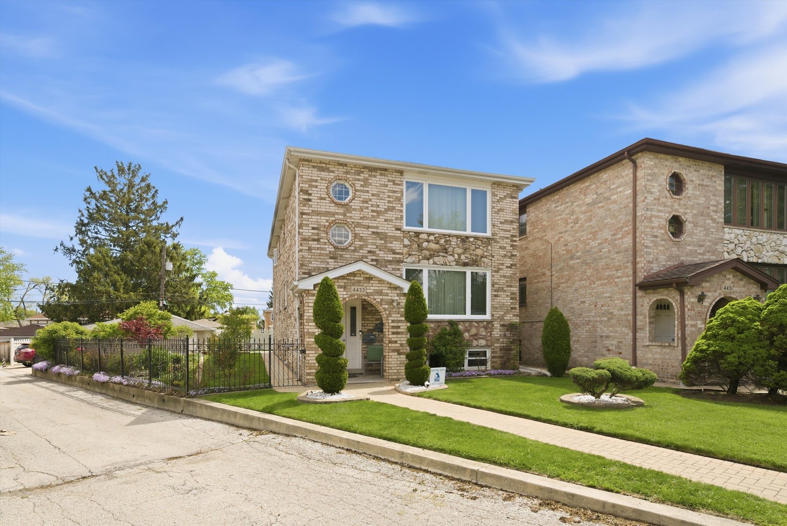 4433 N Neenah Avenue, Harwood Heights, IL 60706