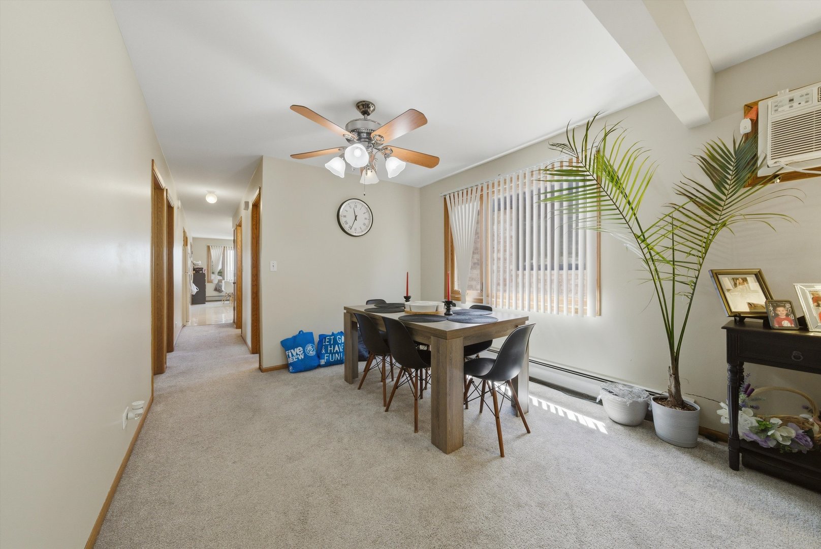 4433 N Neenah Avenue, Harwood Heights, IL 60706