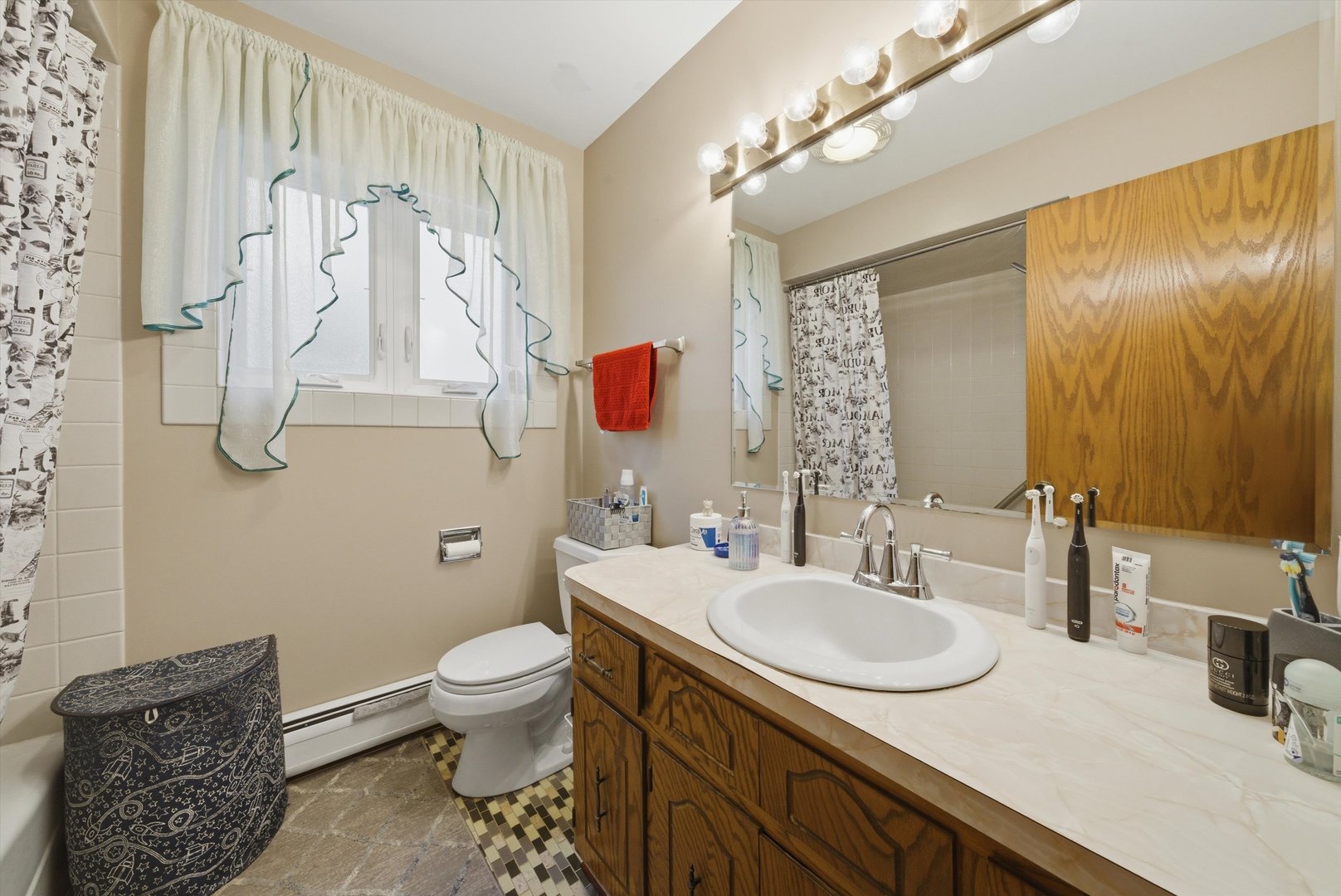 4433 N Neenah Avenue, Harwood Heights, IL 60706