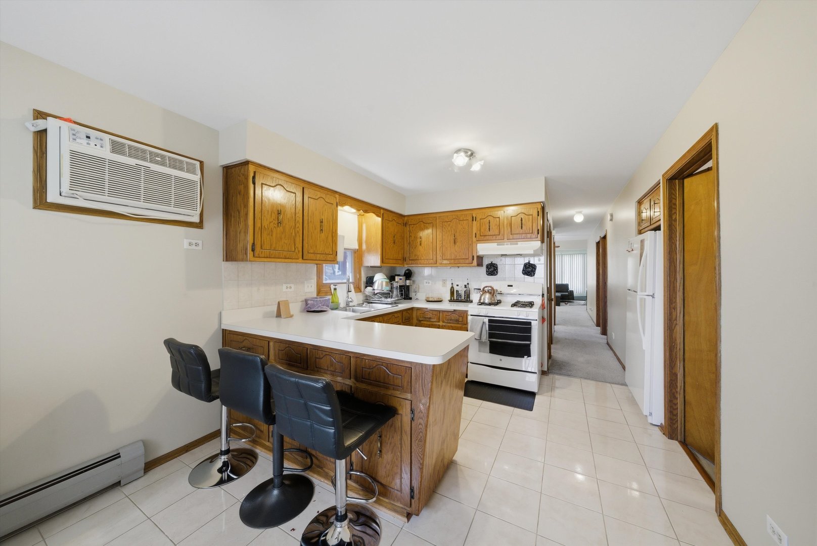 4433 N Neenah Avenue, Harwood Heights, IL 60706