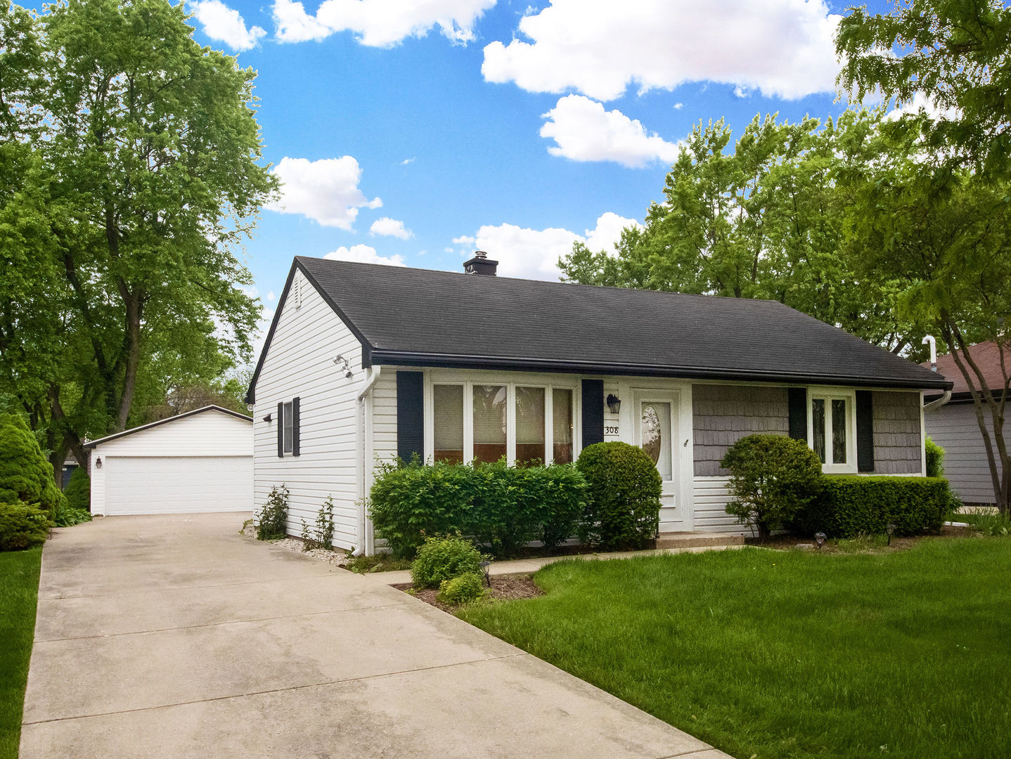 308 N William Street, Mount Prospect, IL 60056