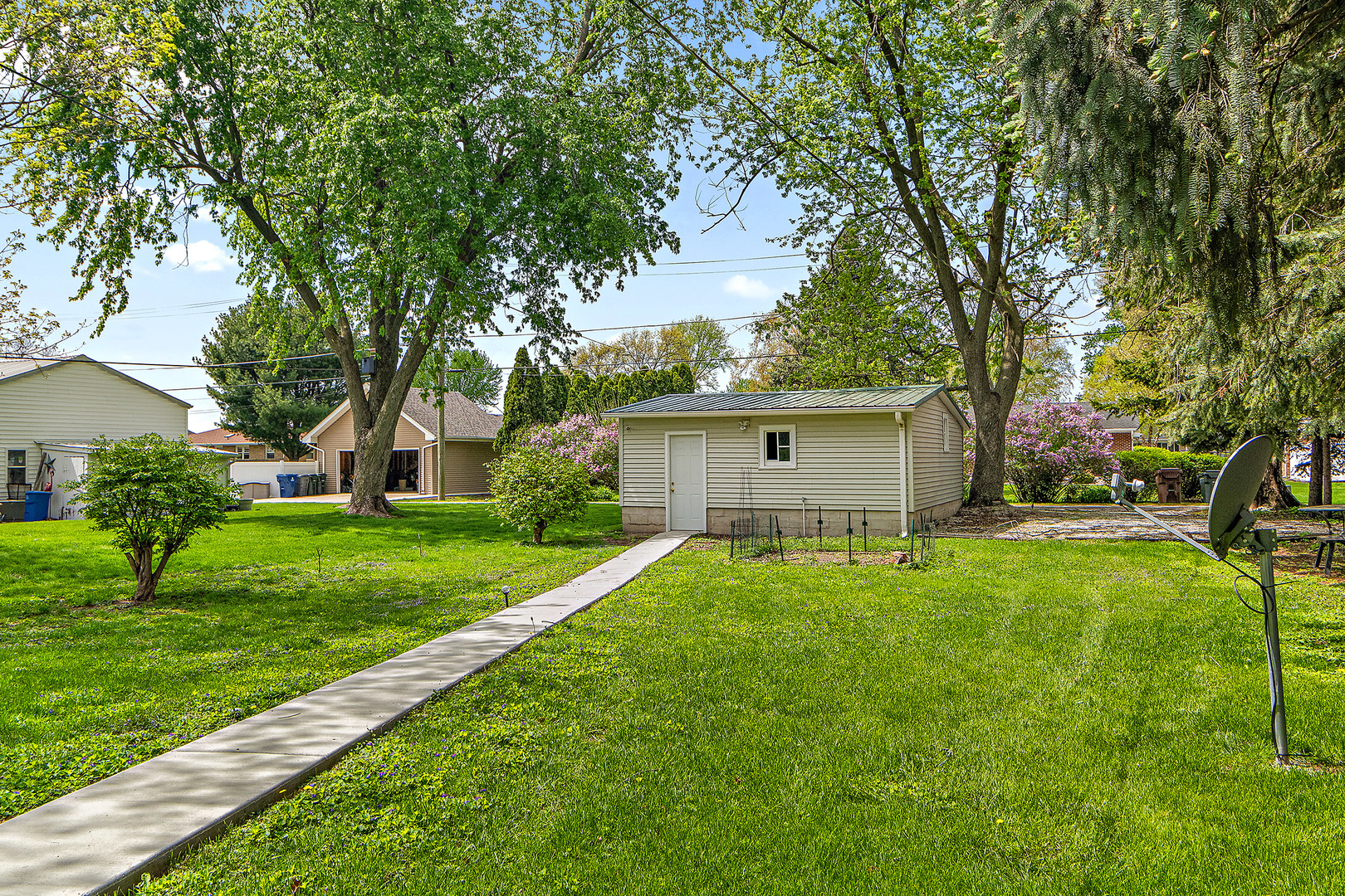 123 S Elm Street, Manteno, IL 60950