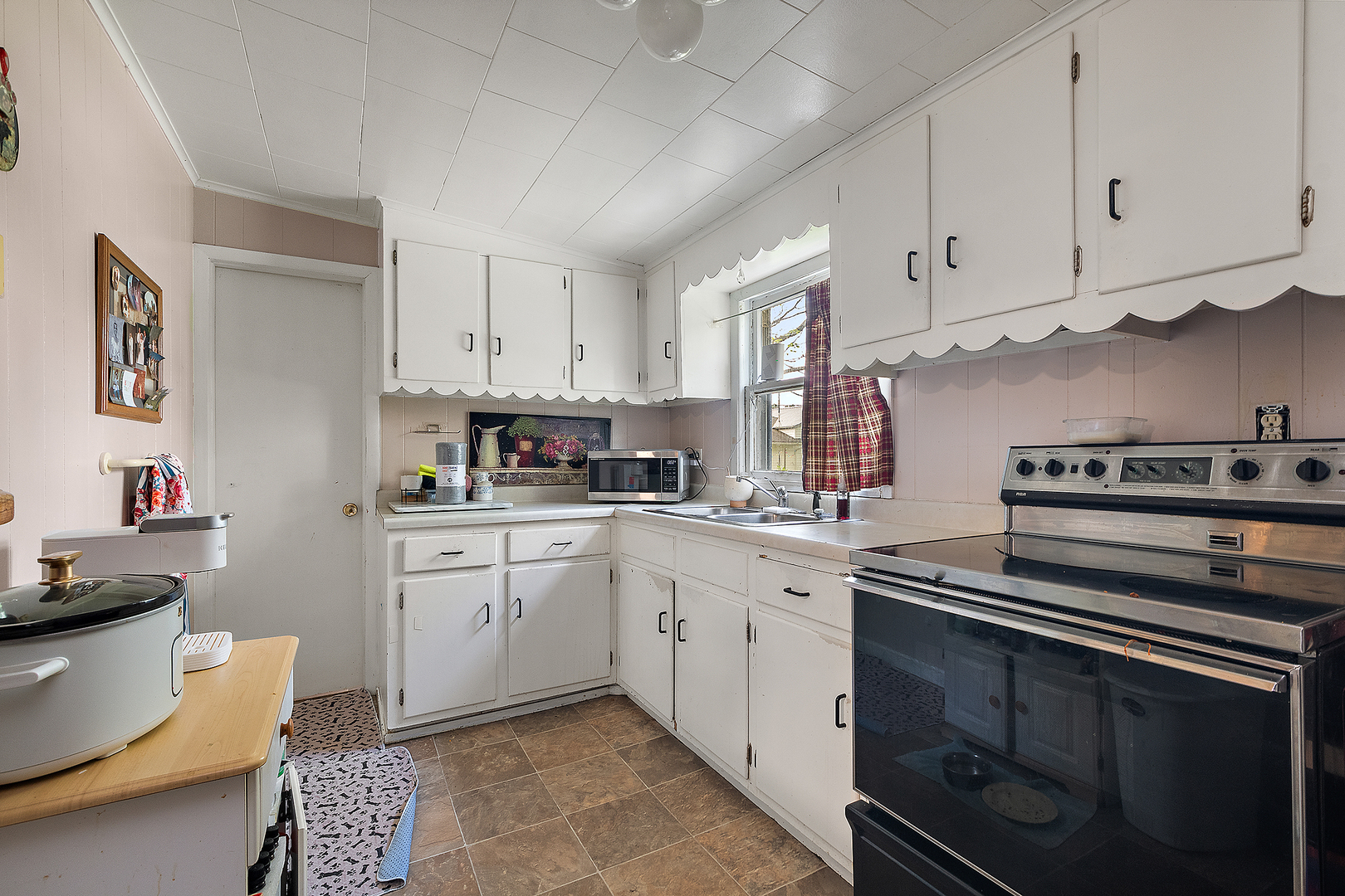 123 S Elm Street, Manteno, IL 60950