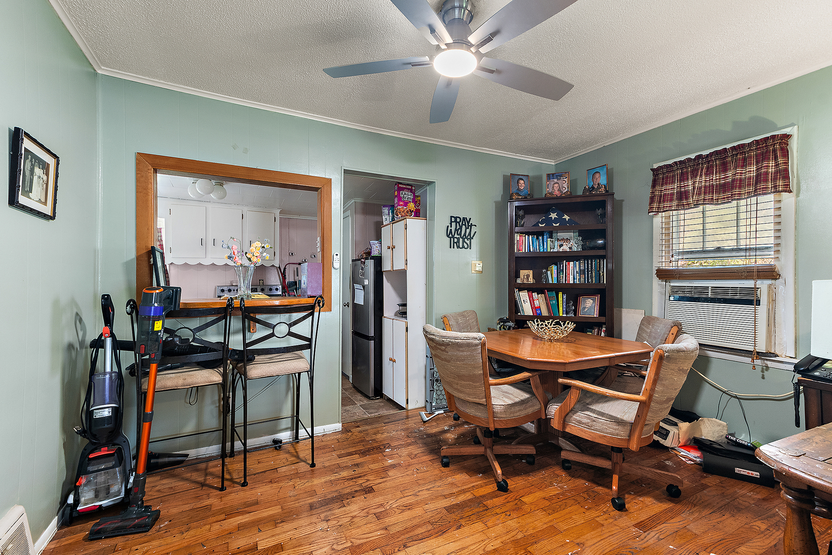 123 S Elm Street, Manteno, IL 60950