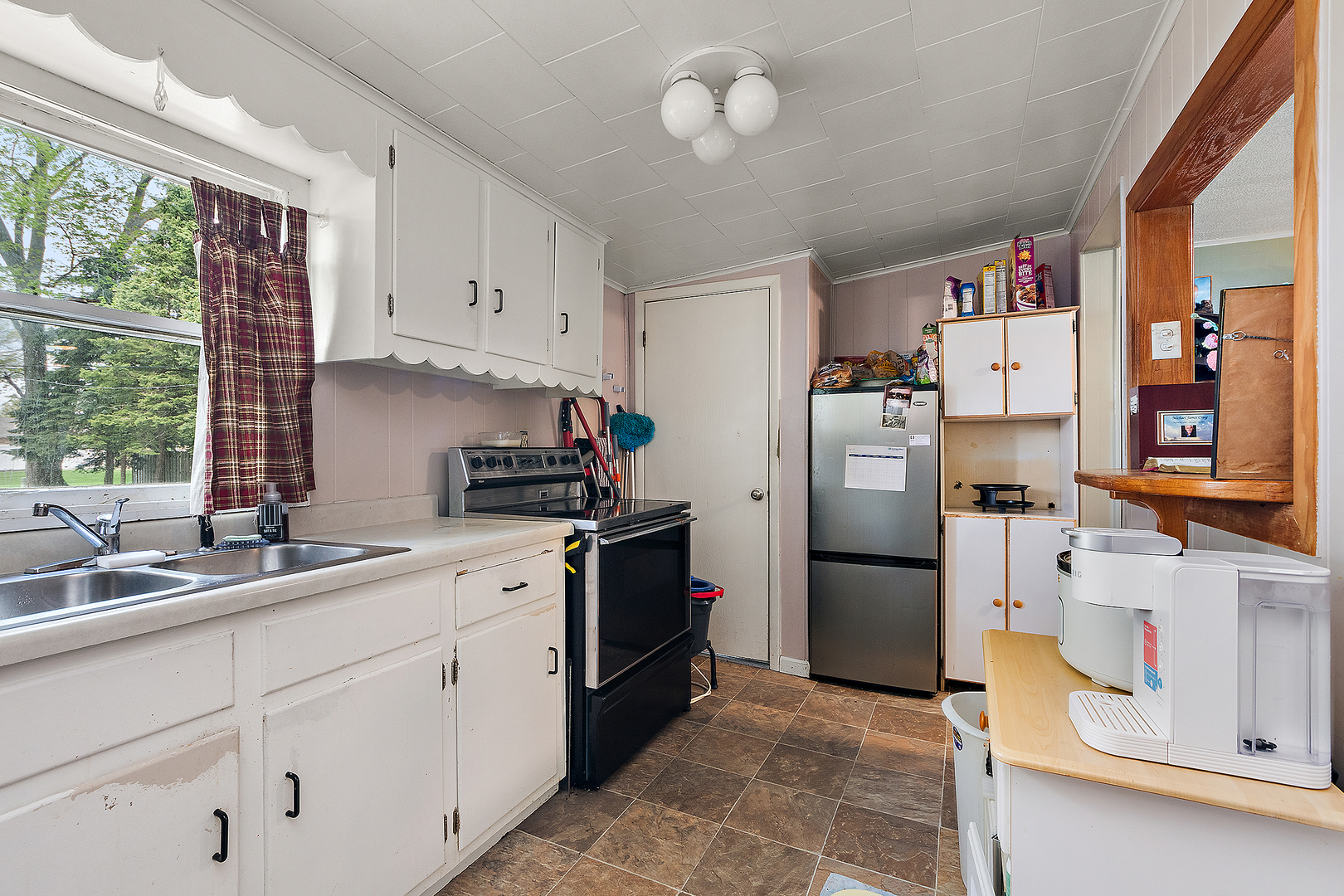 123 S Elm Street, Manteno, IL 60950