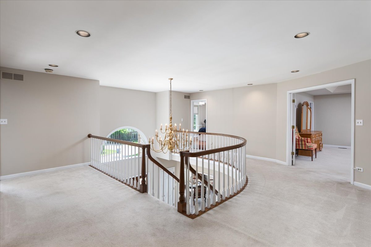 6191 Shorewood Court, Lisle, IL 60532