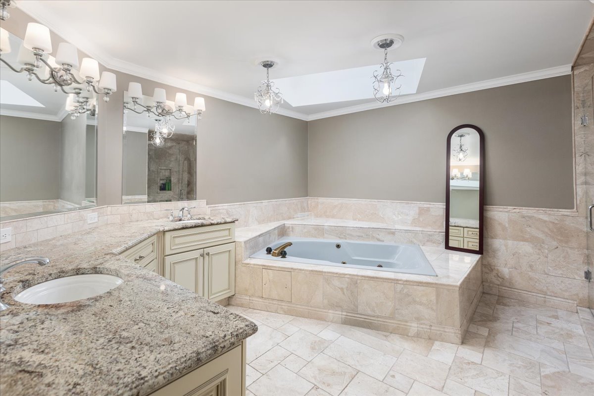 6191 Shorewood Court, Lisle, IL 60532