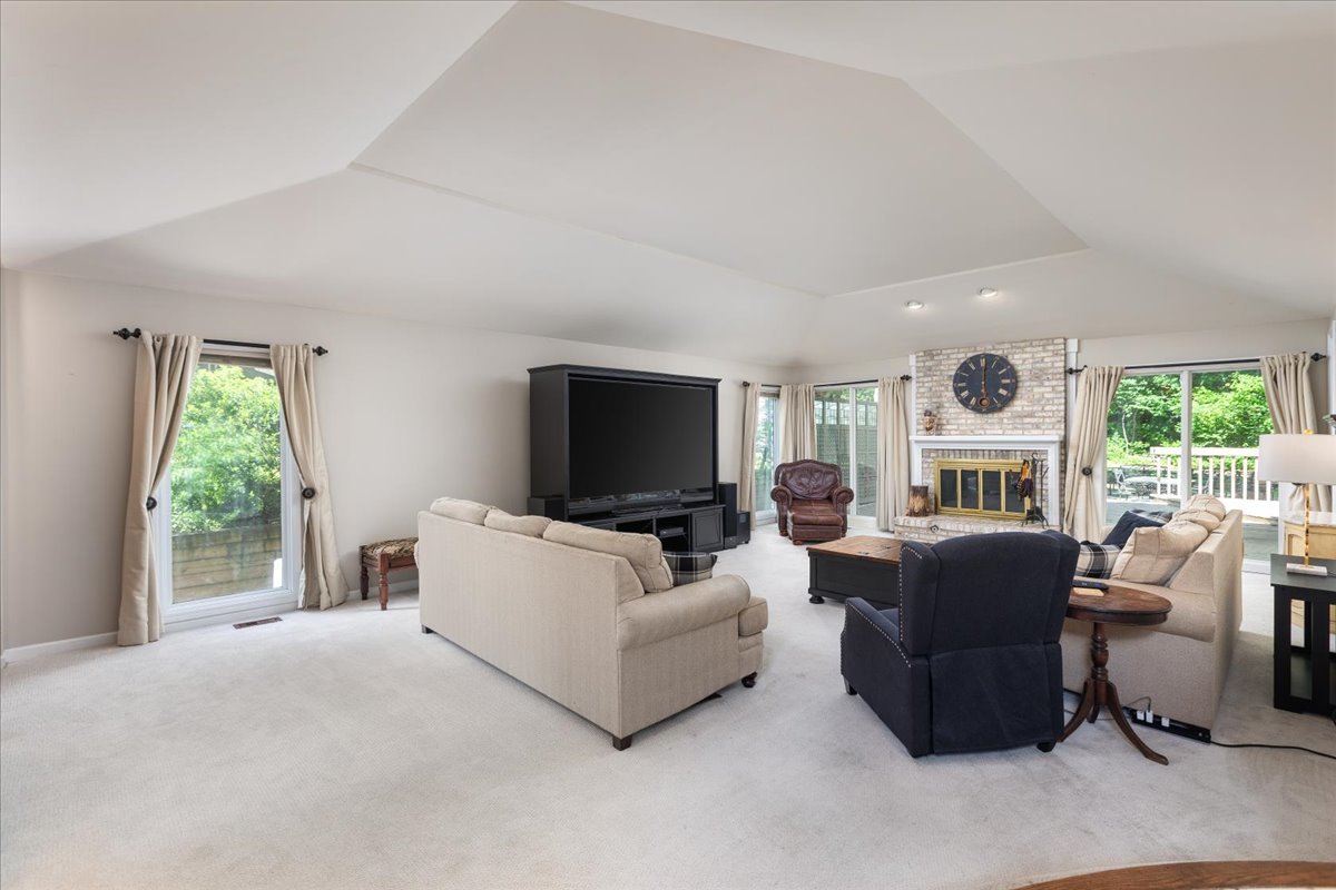 6191 Shorewood Court, Lisle, IL 60532